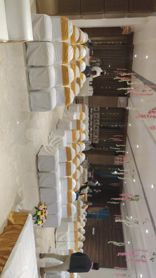 Hotel Poseidon Inn Lucknow Buitenkant foto